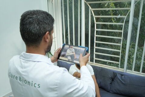 Protesi bioniche e cosmetiche per arti superiori e inferiori